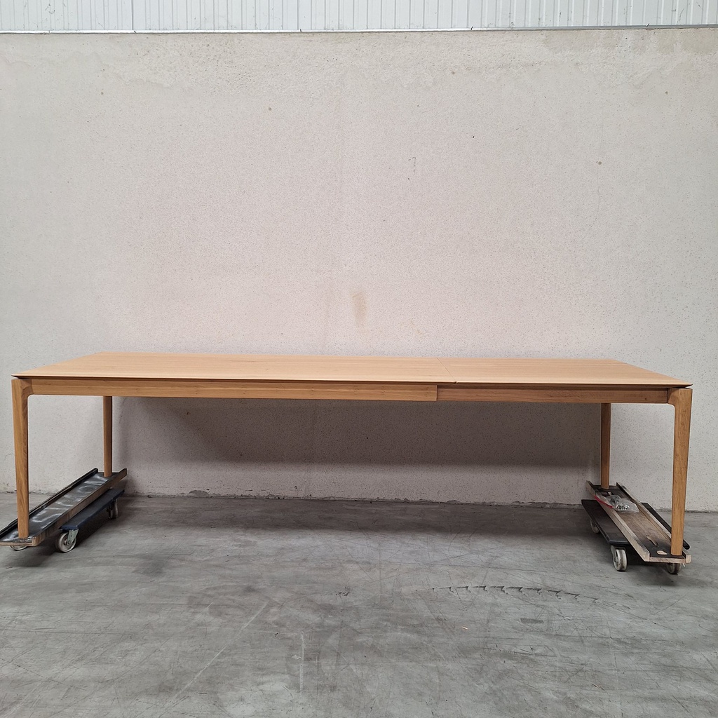 Bok extendable dining table
