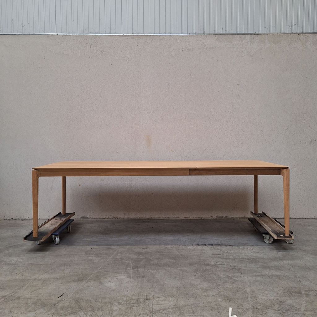 Bok extendable dining table