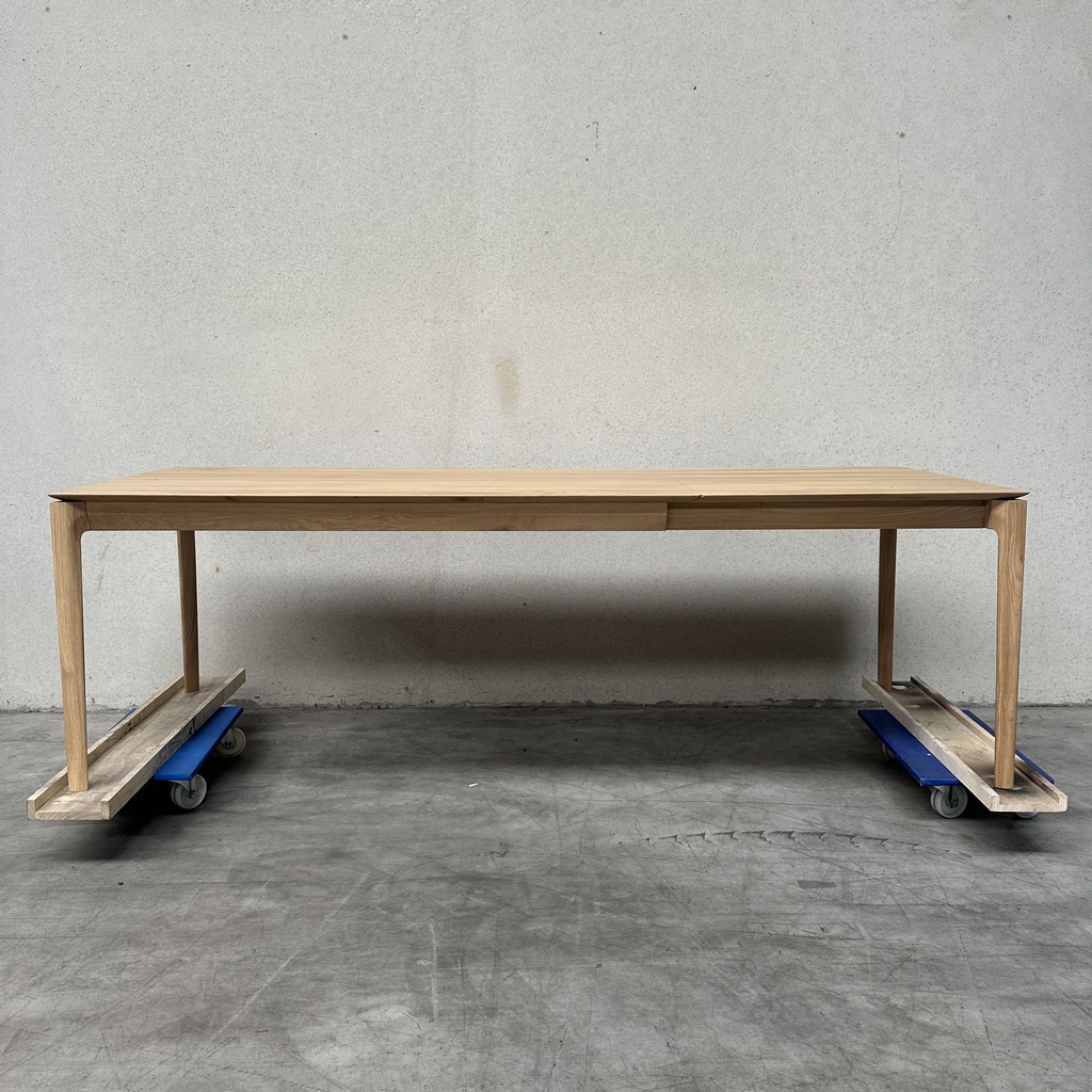 Bok extendable dining table