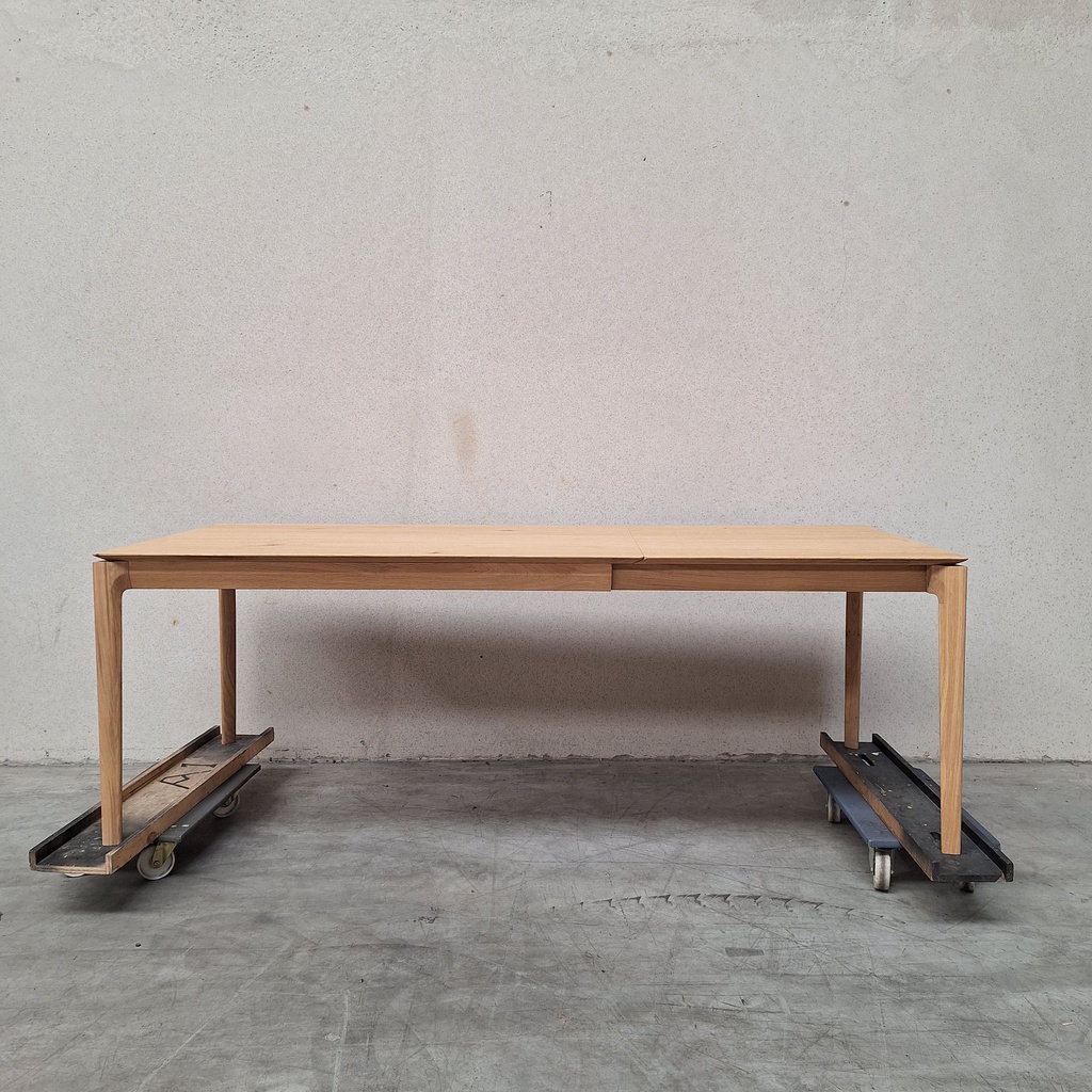 Bok extendable dining table