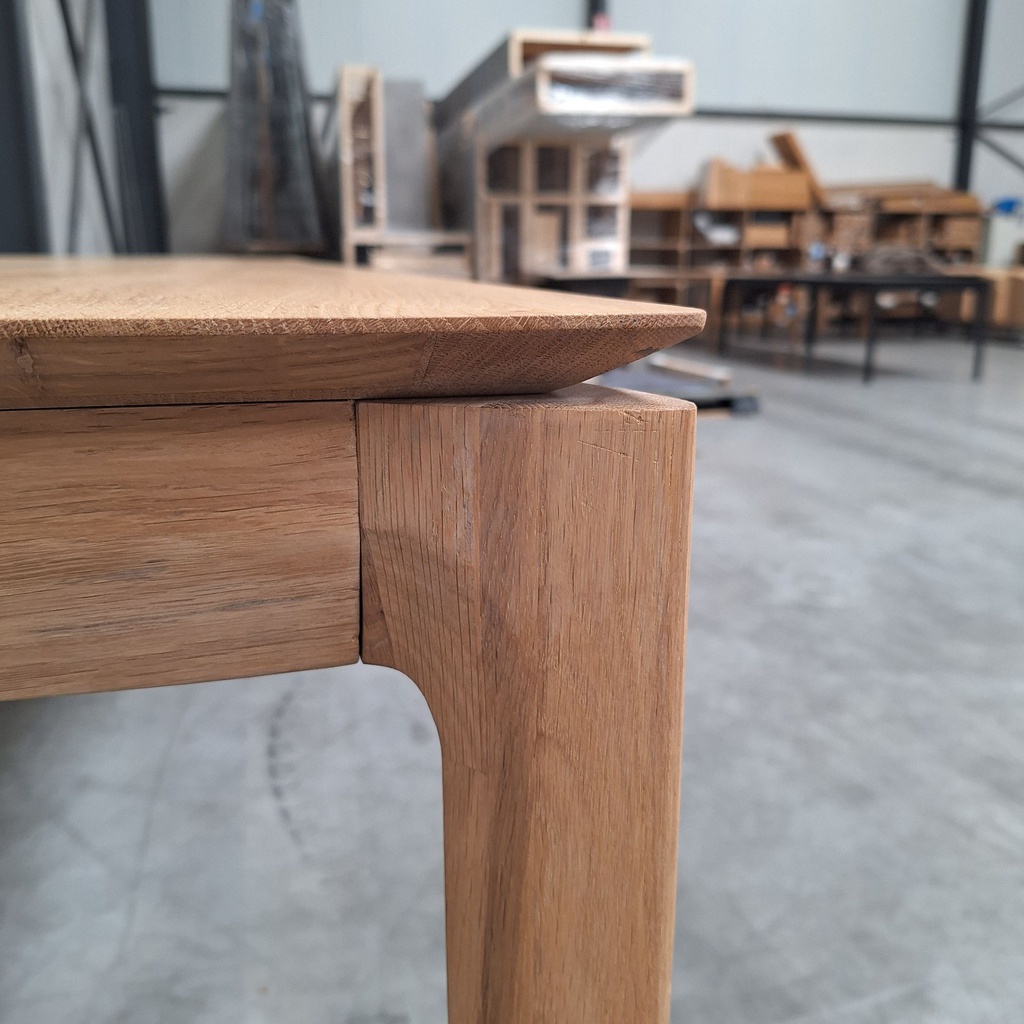 Bok extendable dining table