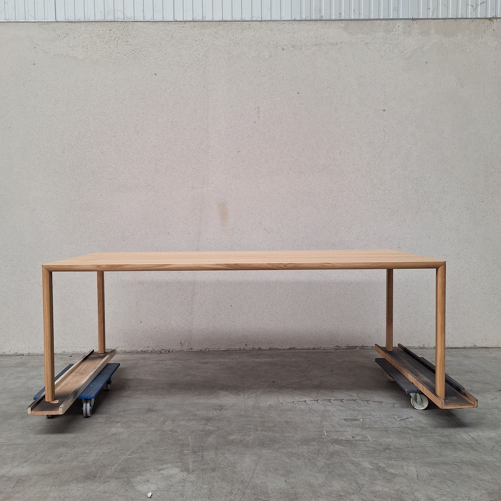 Air dining table - 220 cm