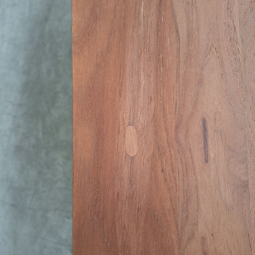 Kubus dining table - 140cm