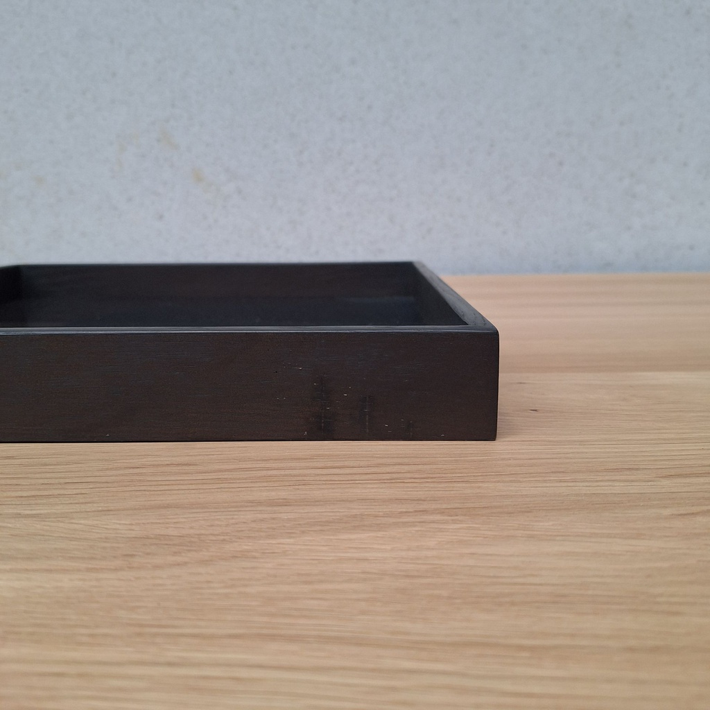 Angle glass tray