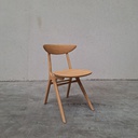 Eye dining chair