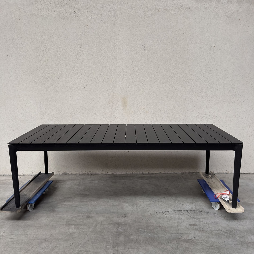 Bok outdoor dining table