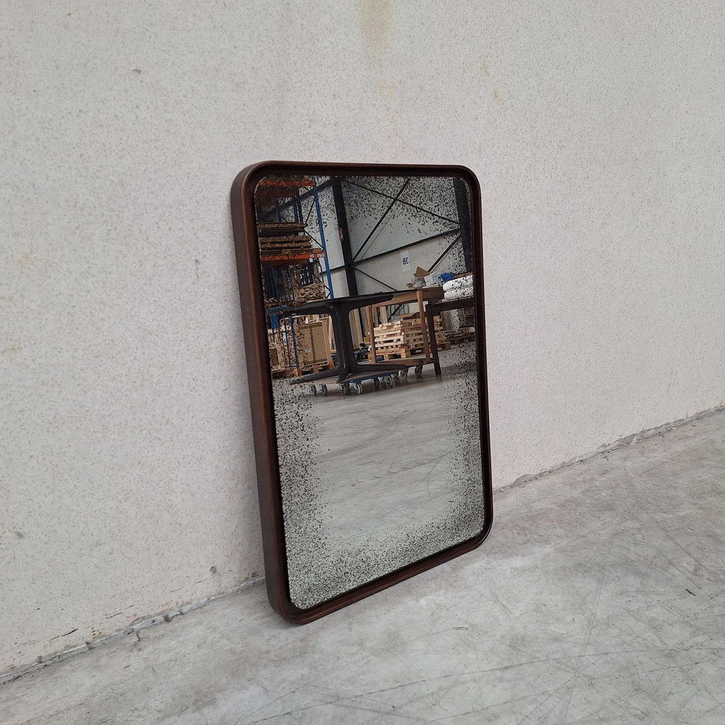 Edge wall mirror