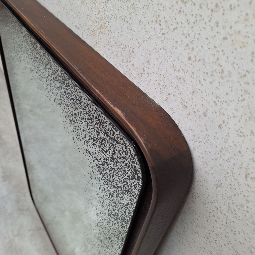 Edge wall mirror