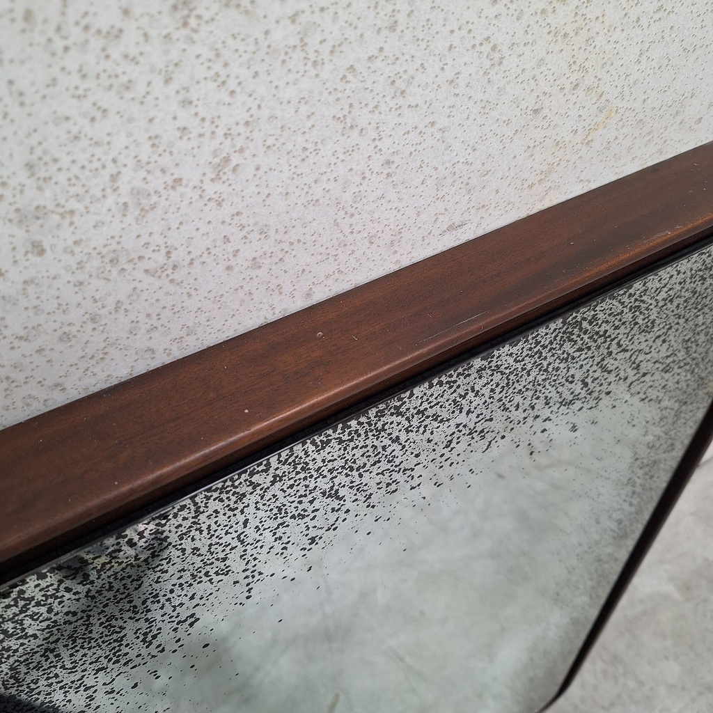 Edge wall mirror
