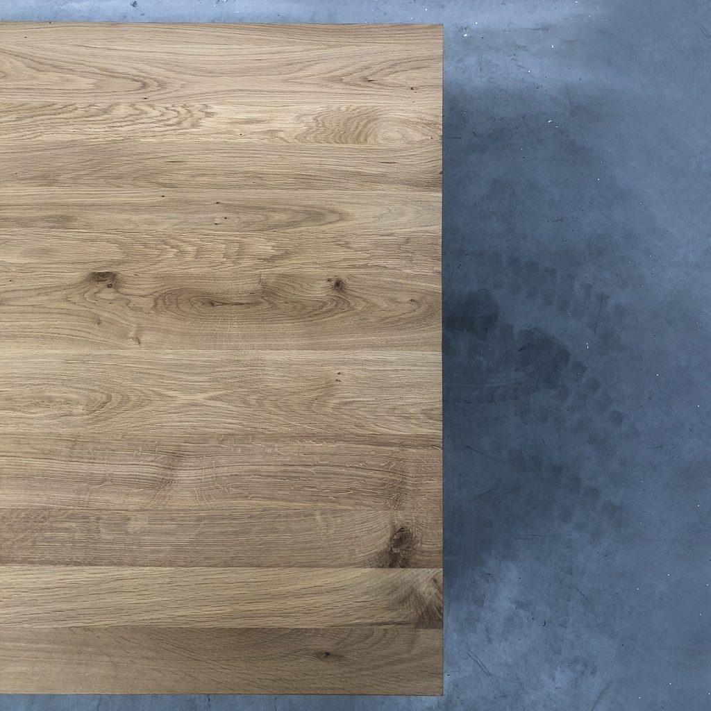 Slice dining table