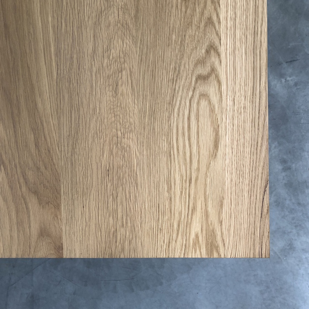 Slice dining table
