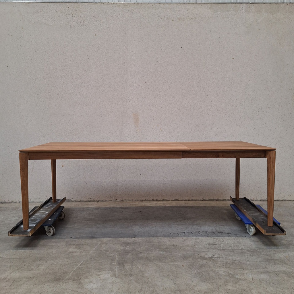 Bok extendable dining table