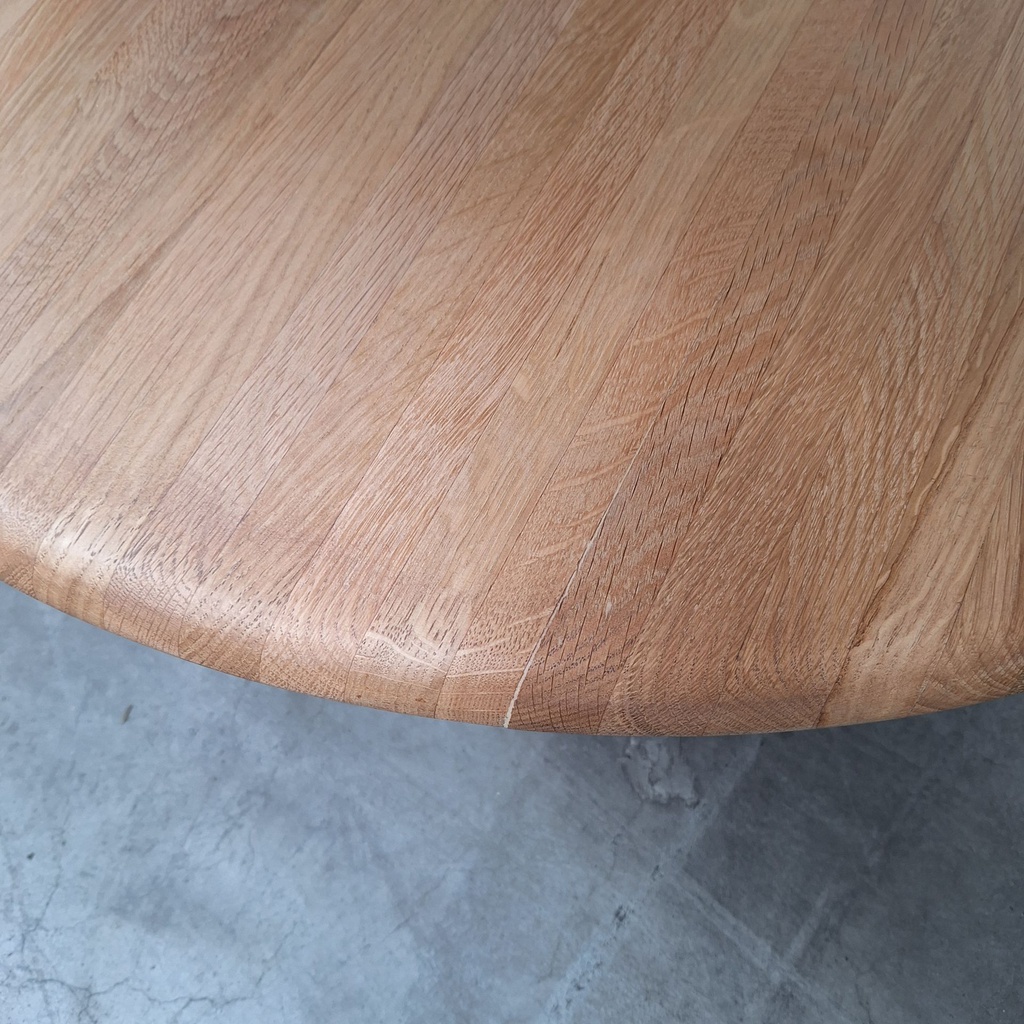 Torsion dining table - 127cm