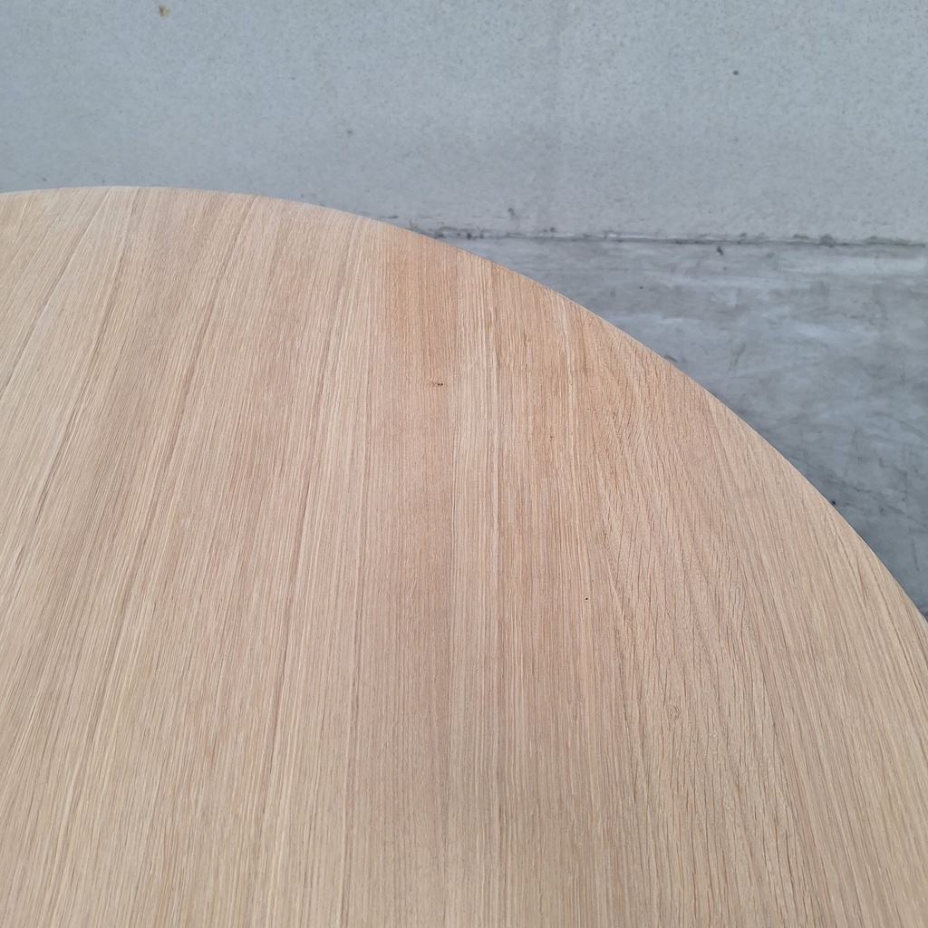 Torsion dining table - 127cm