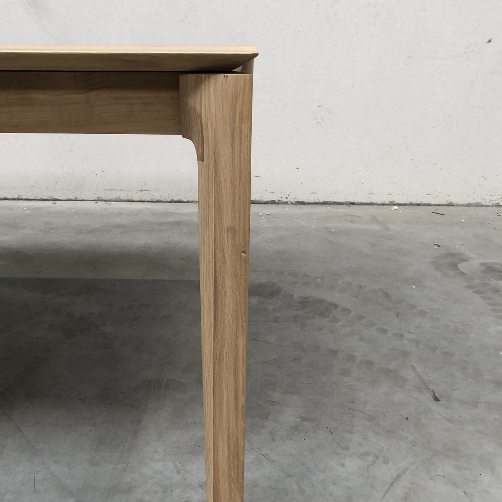 Bok extendable dining table