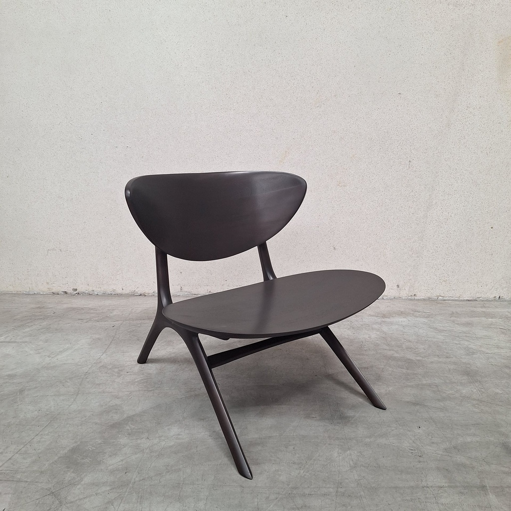 Eye lounge chair