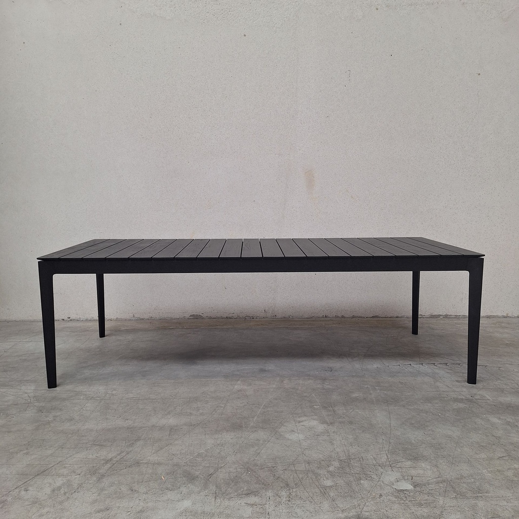Bok outdoor dining table