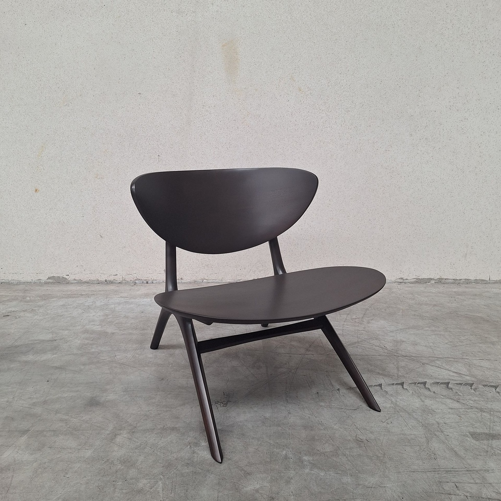 Eye lounge chair
