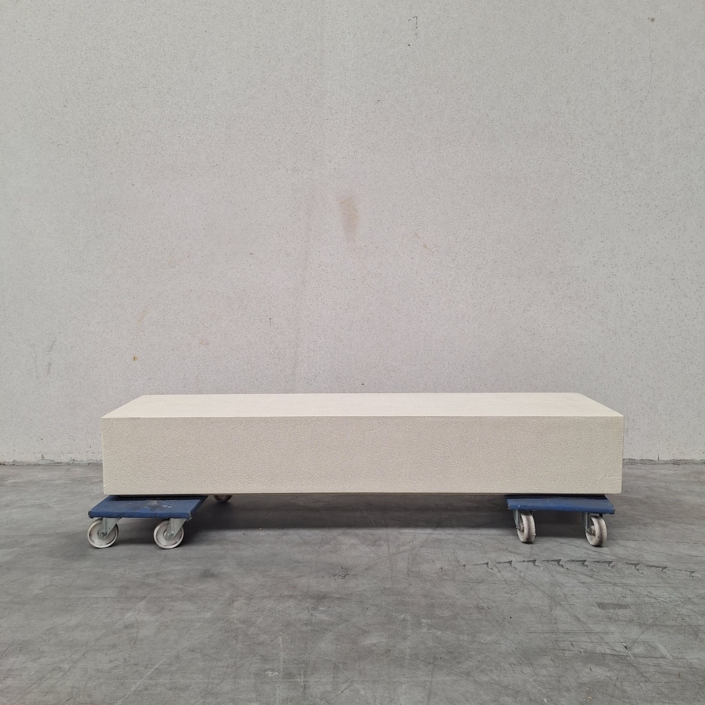 Elements floor shelf