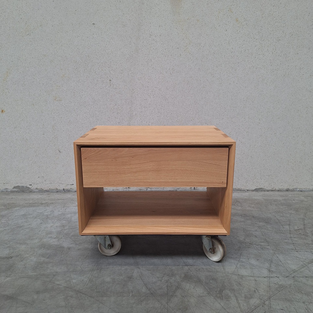 Nordic II bedside table