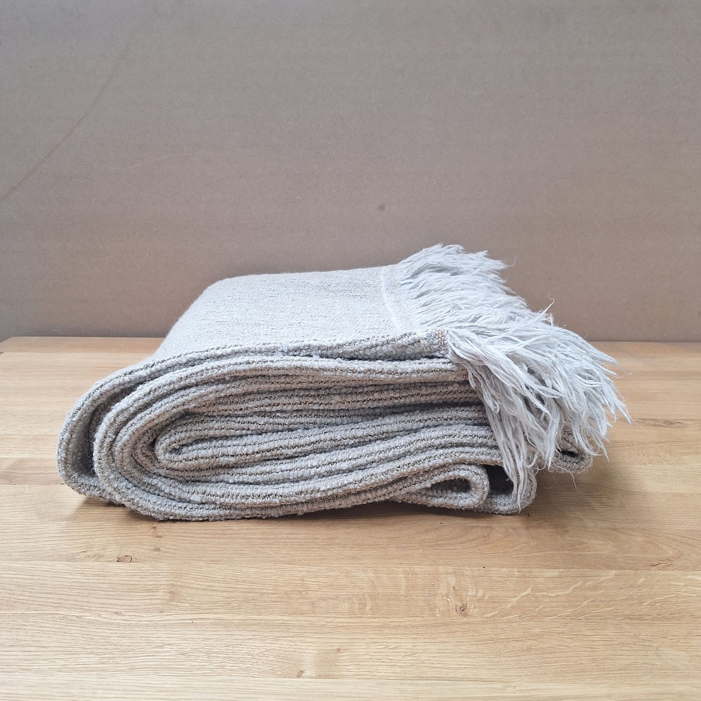 Oat Nomad throw