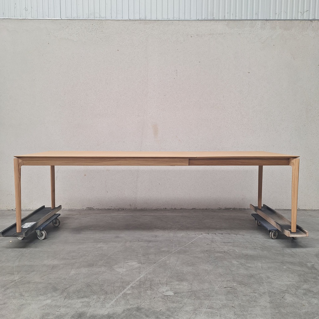 Bok extendable dining table