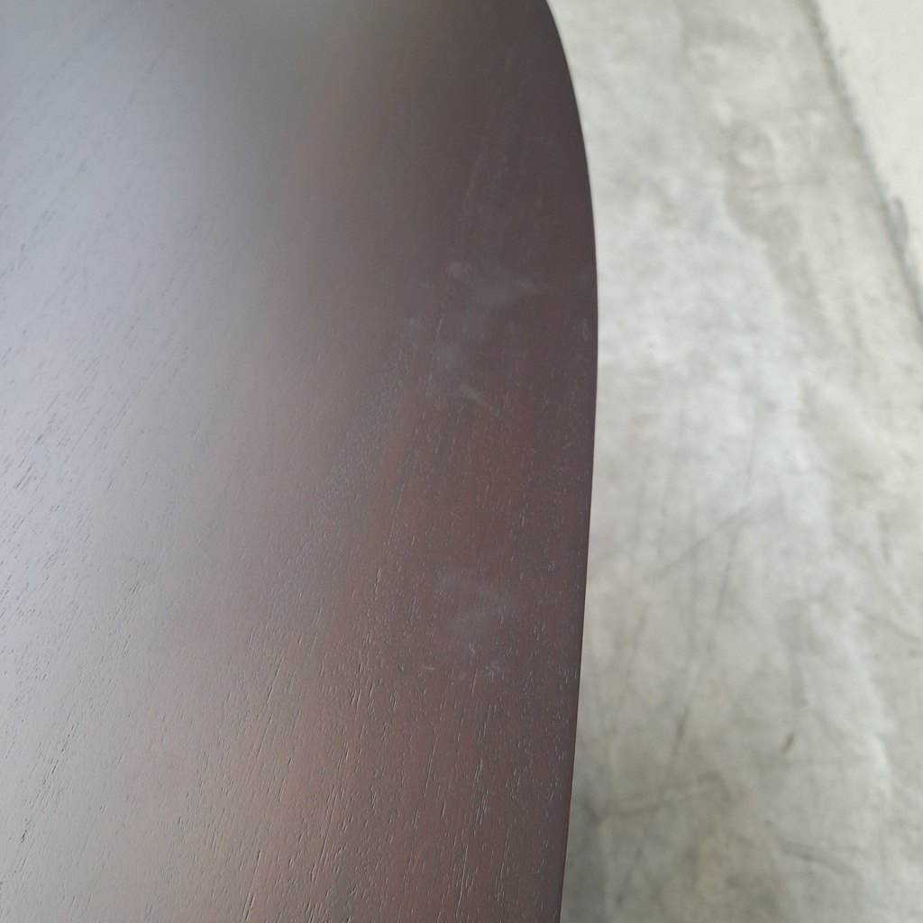 Boomerang desk