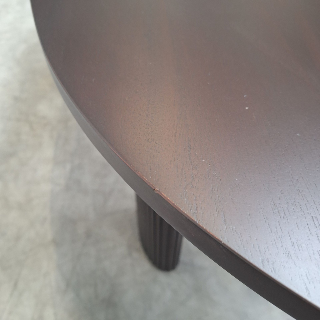 Boomerang desk
