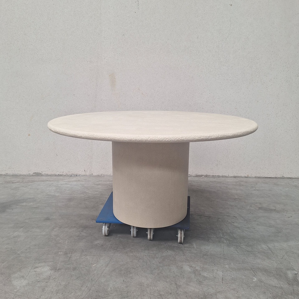 Elements dining table