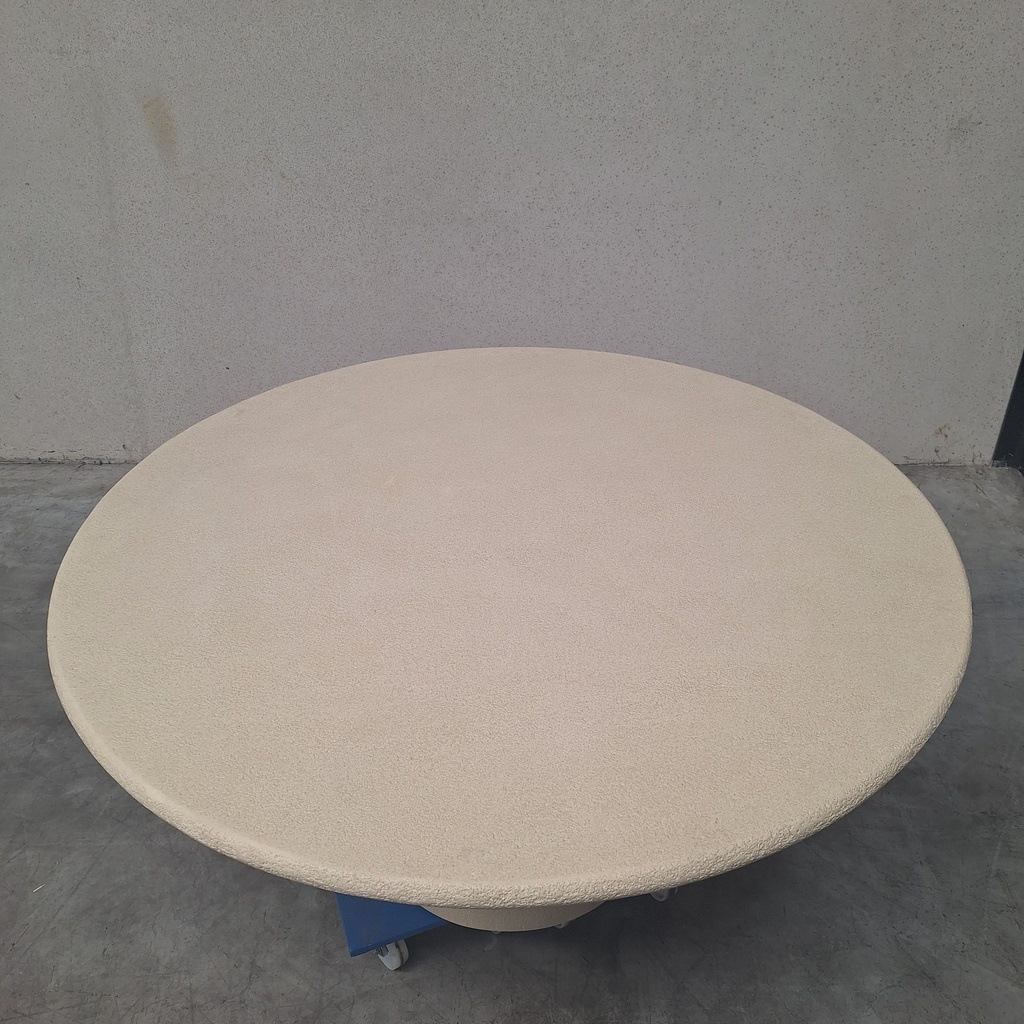 Elements dining table