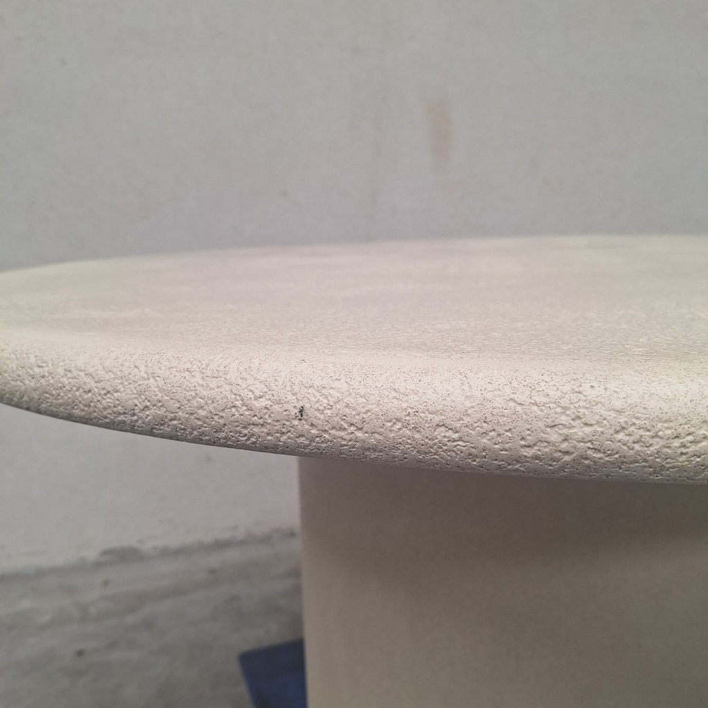 Elements dining table