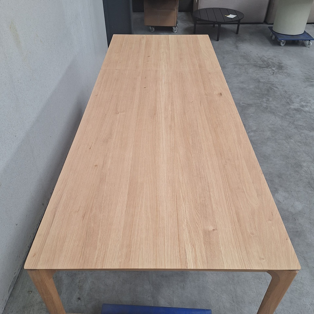 Bok extendable dining table