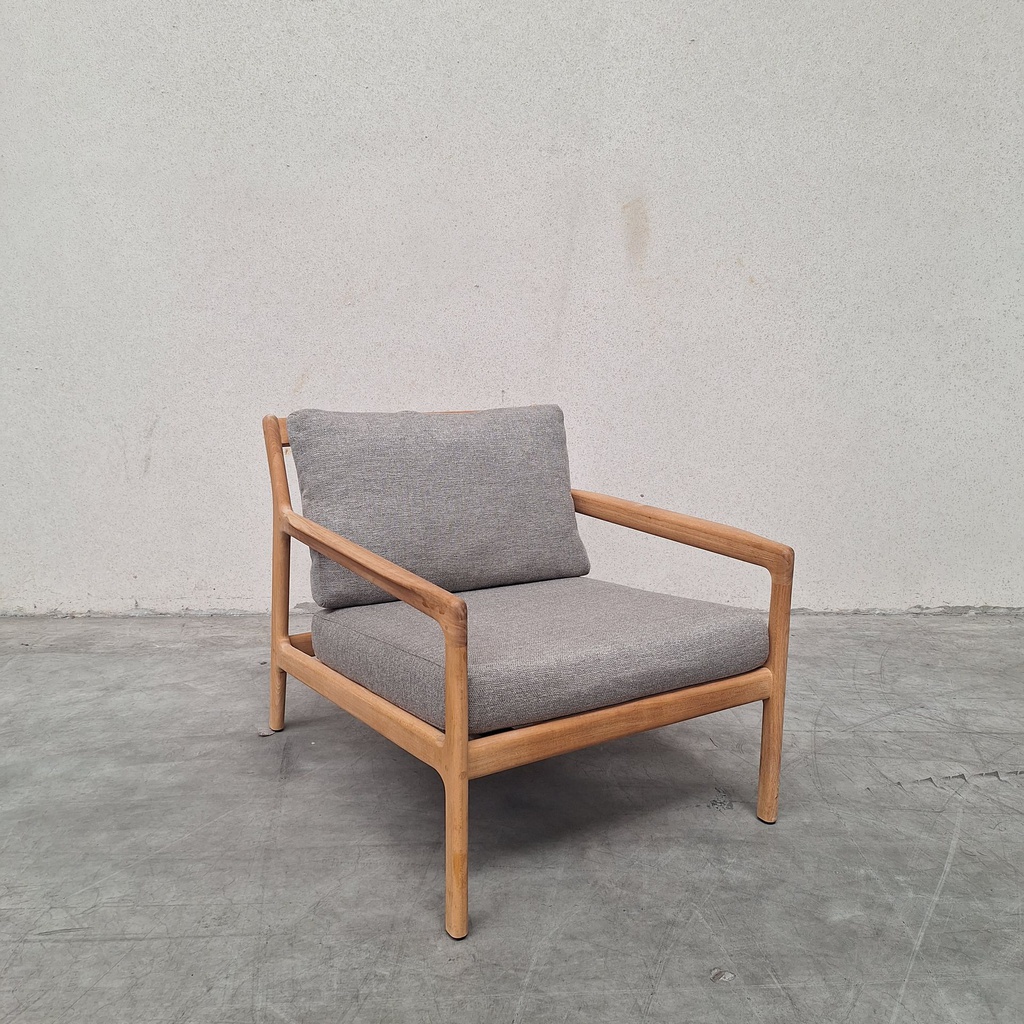 Jack outdoor lounge chair with cushion