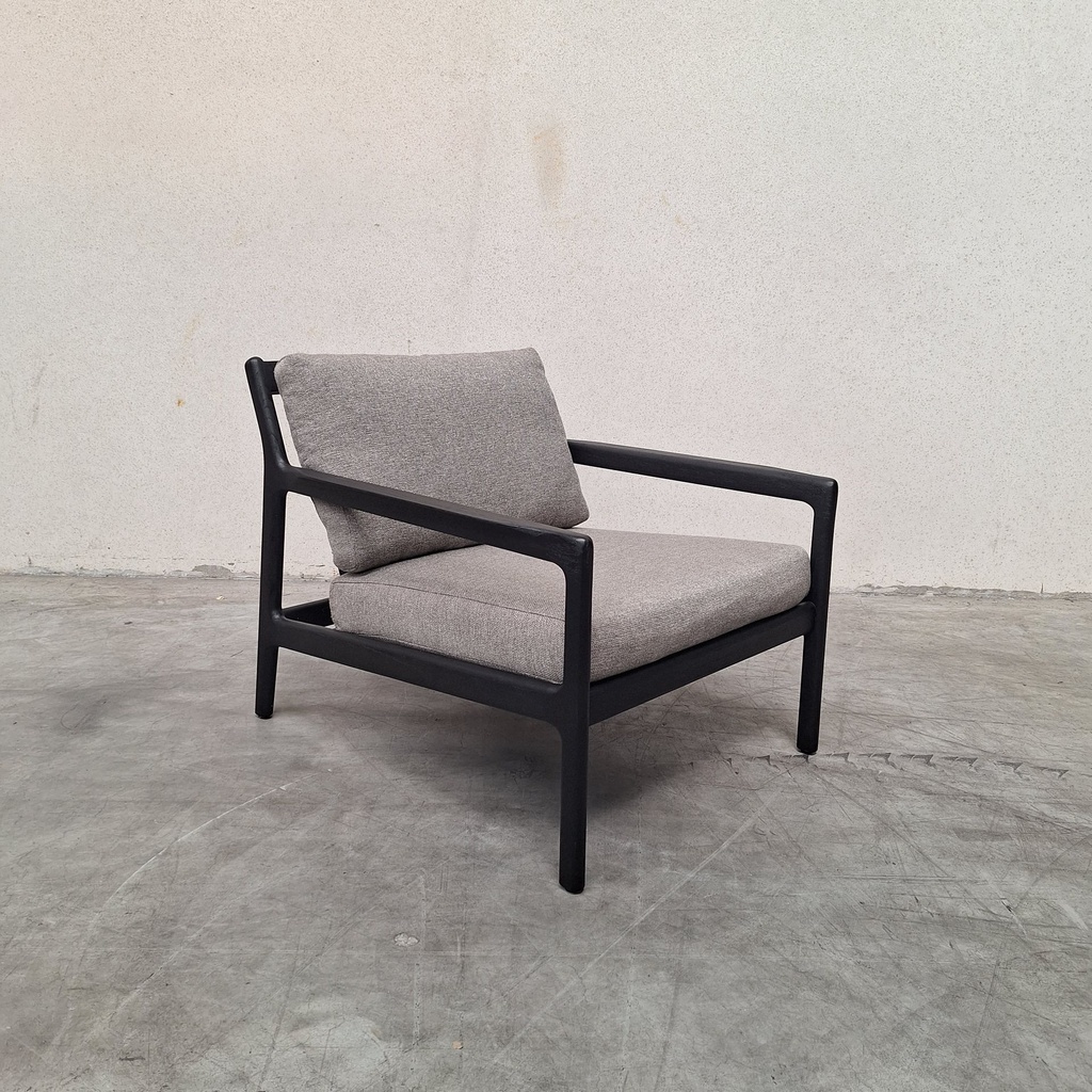 Jack outdoor lounge chair with cushion