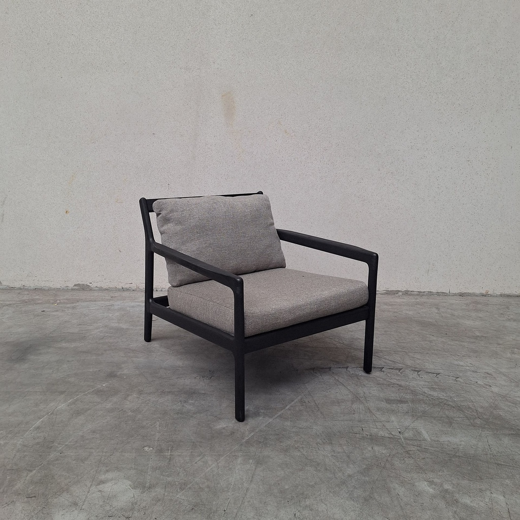 Jack outdoor lounge chair with cushion