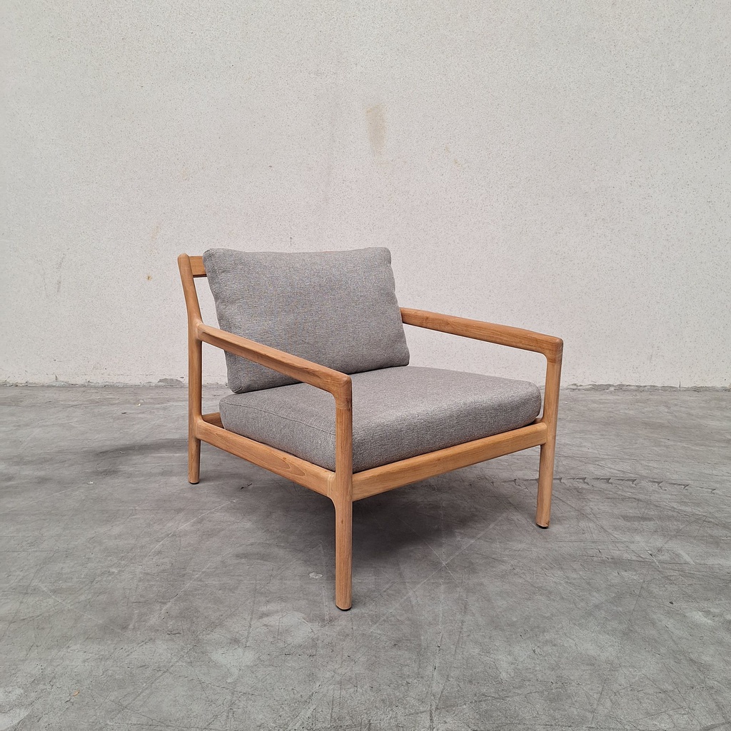 Jack outdoor lounge chair with cushion