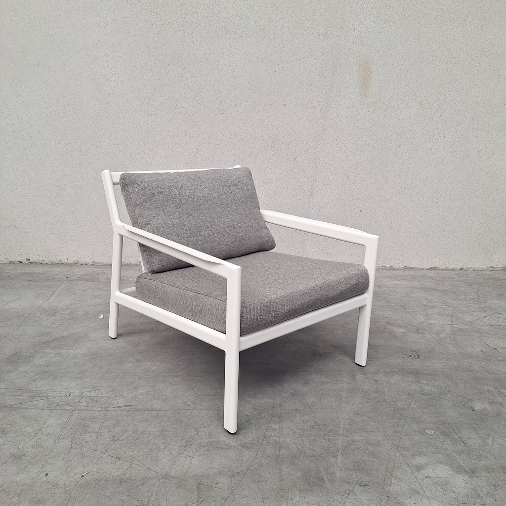 Jack outdoor lounge chair