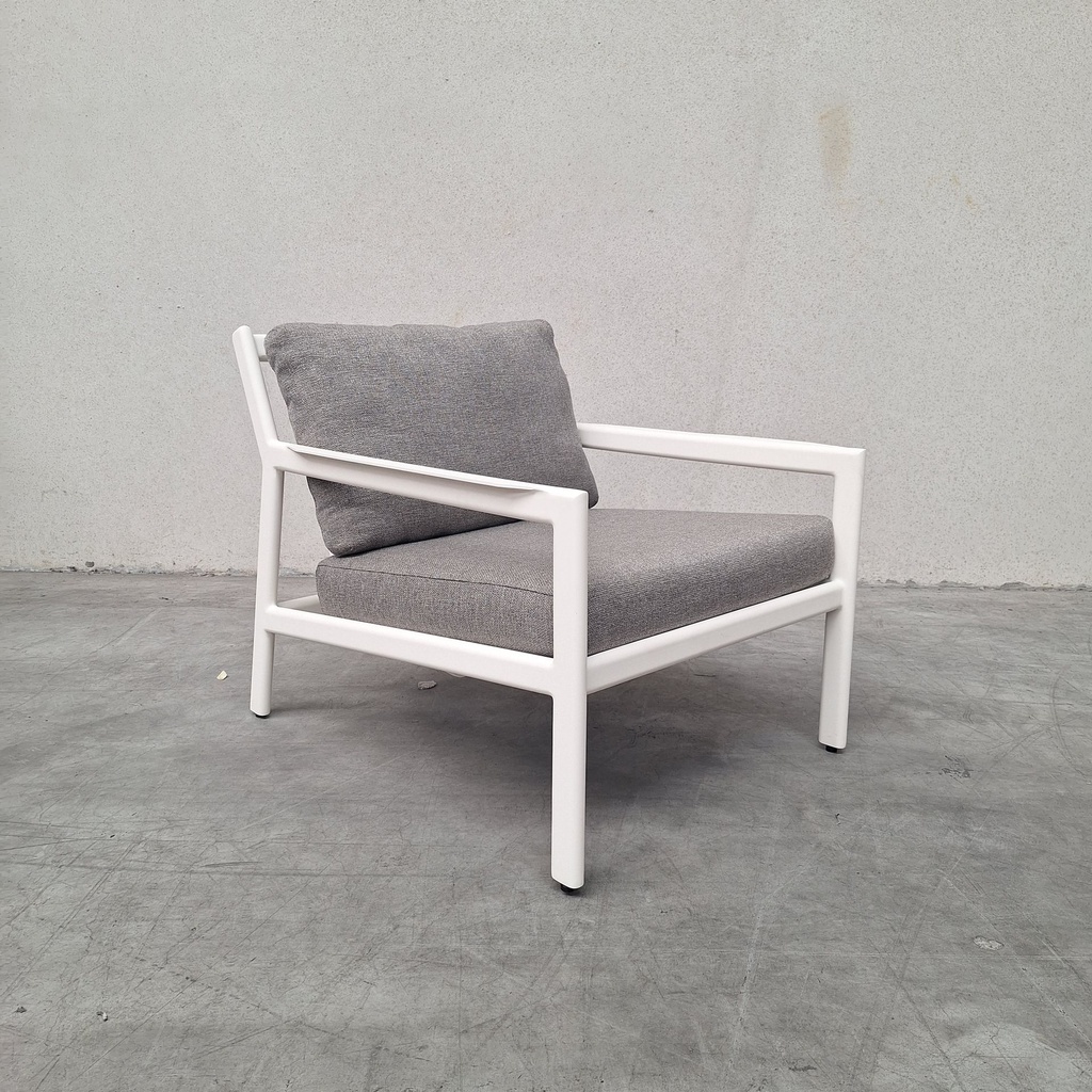 Jack outdoor lounge chair