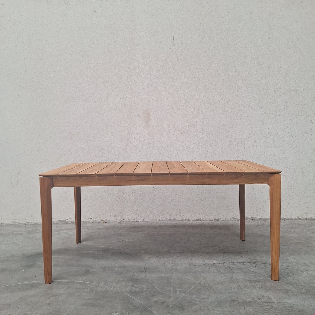 Bok outdoor dining table
