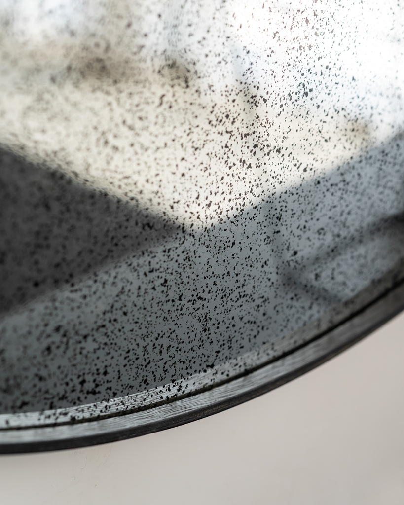 Aged wall mirror TEMPLATE
