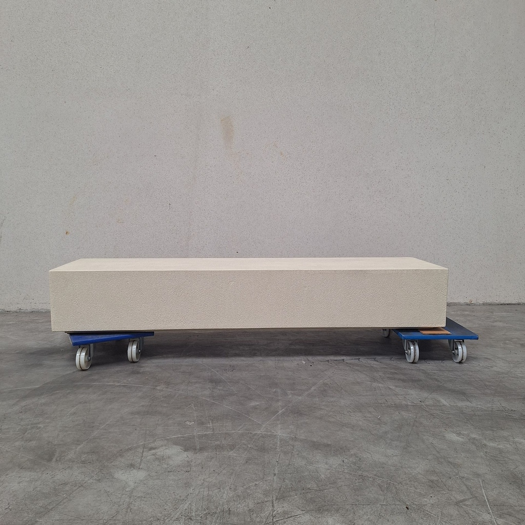 Elements floor shelf
