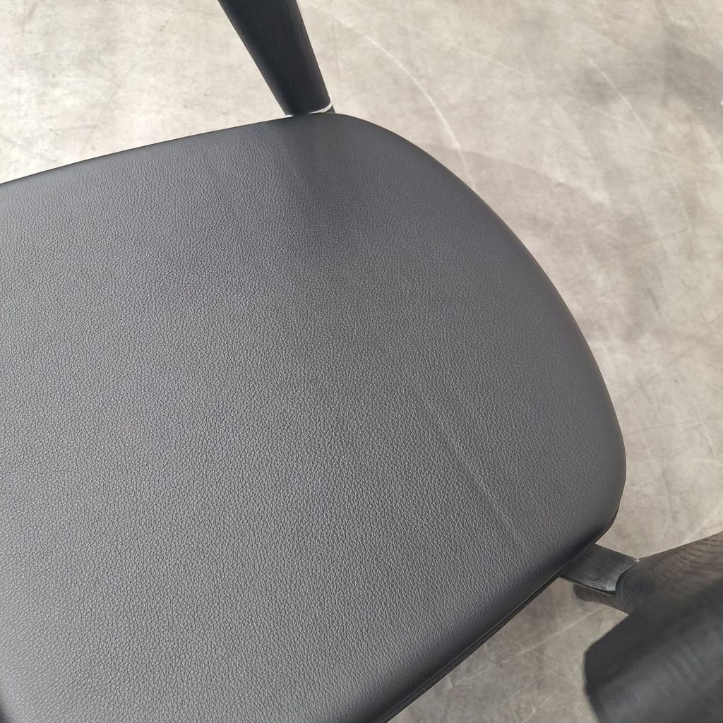 Bok dining chair
