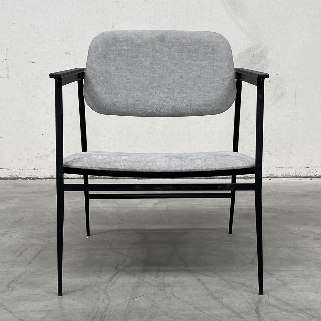 DC lounge chair