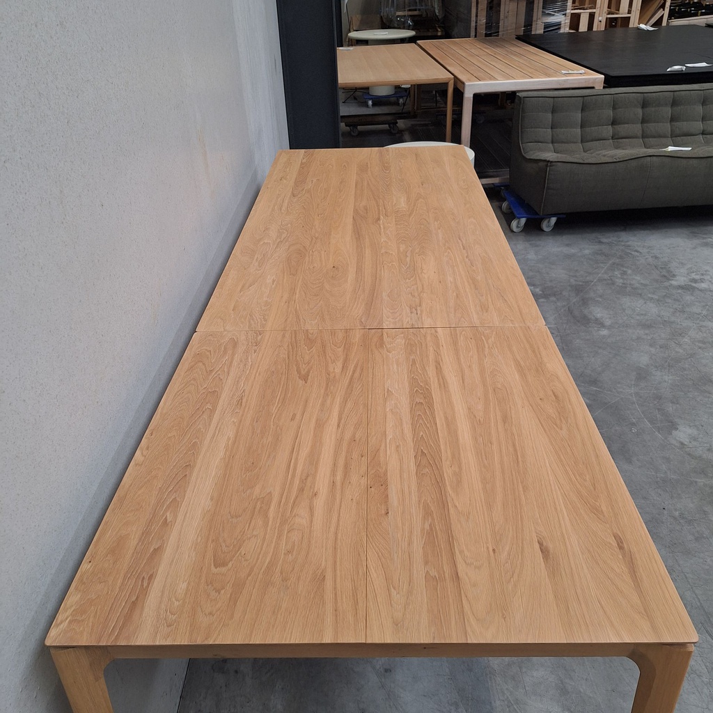 Bok extendable dining table