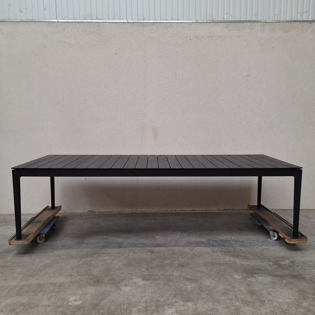 Bok outdoor dining table