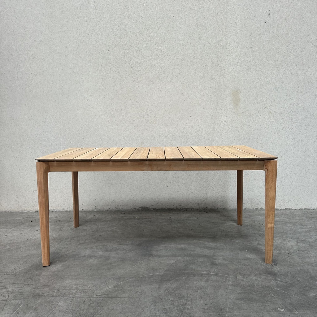 Bok outdoor dining table