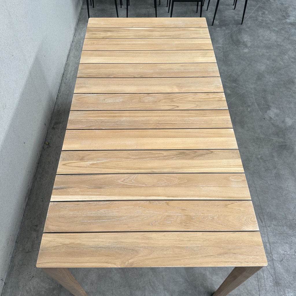 Bok outdoor dining table