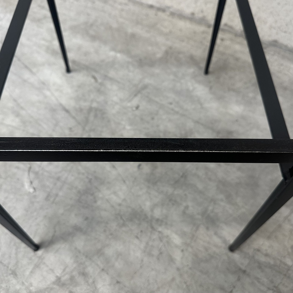 DC bar stool