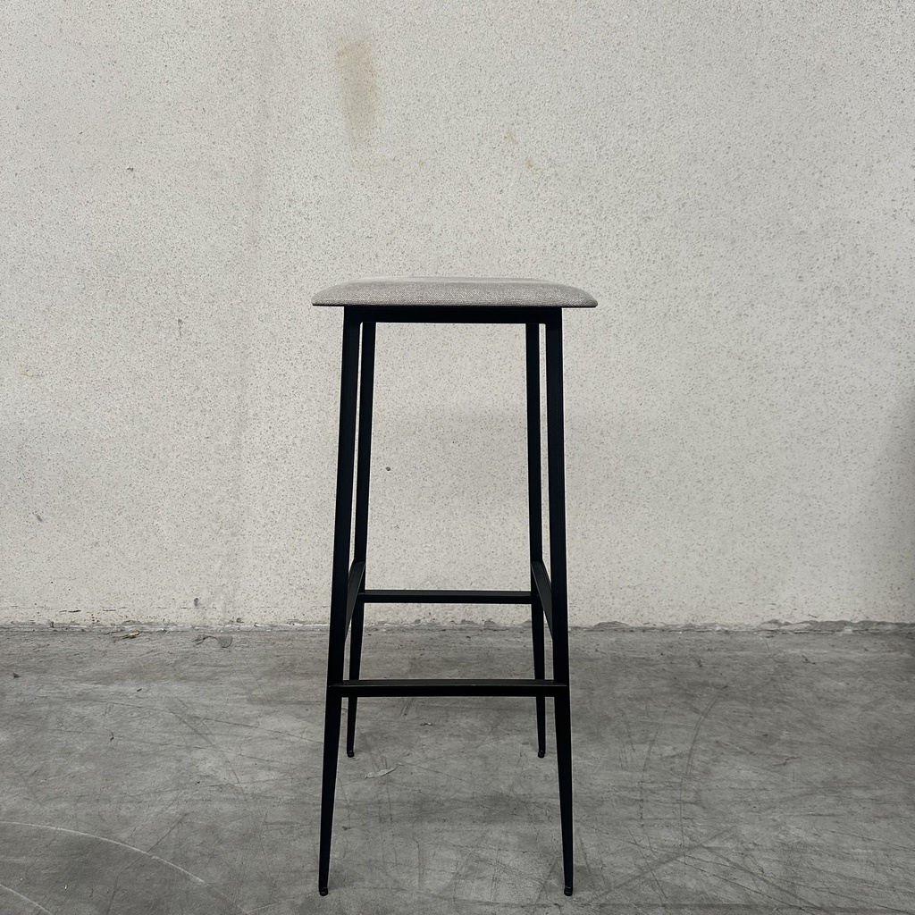 DC bar stool - no backrest