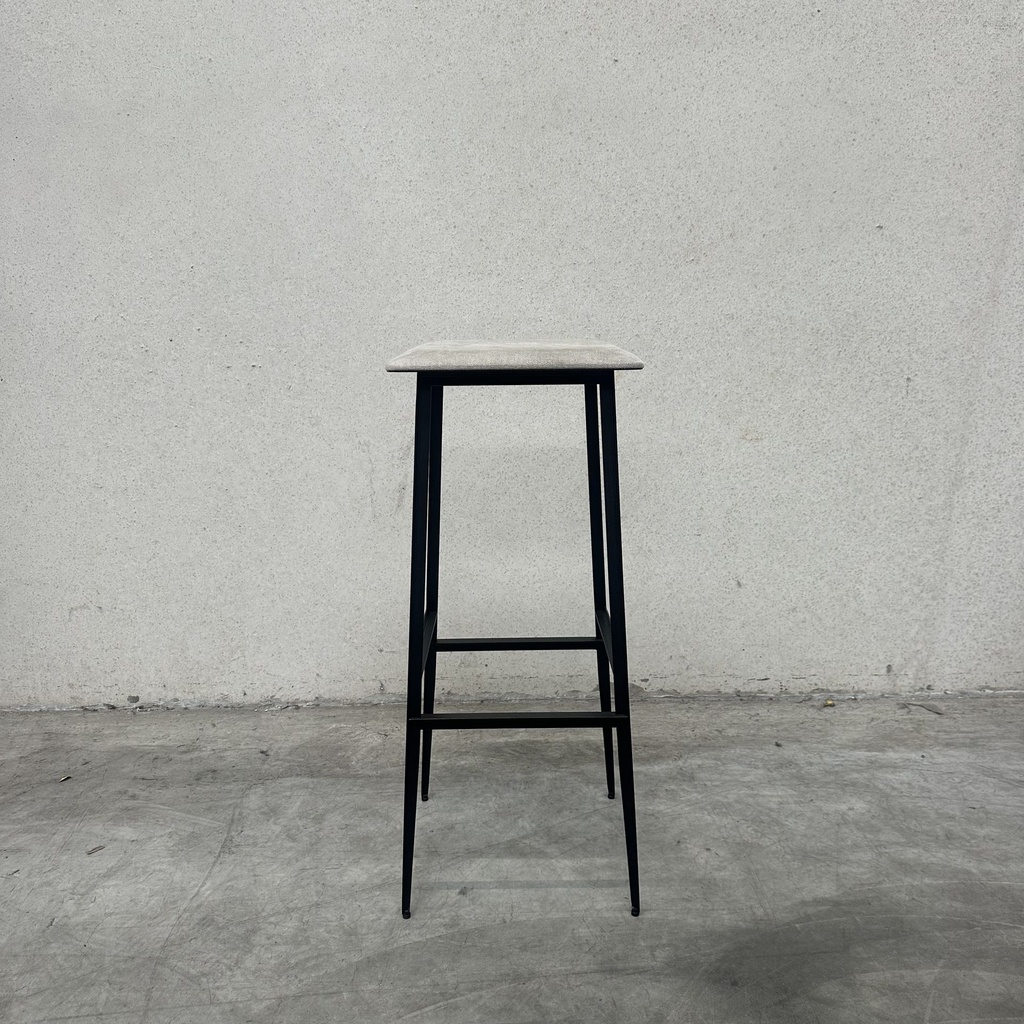 DC bar stool - no backrest